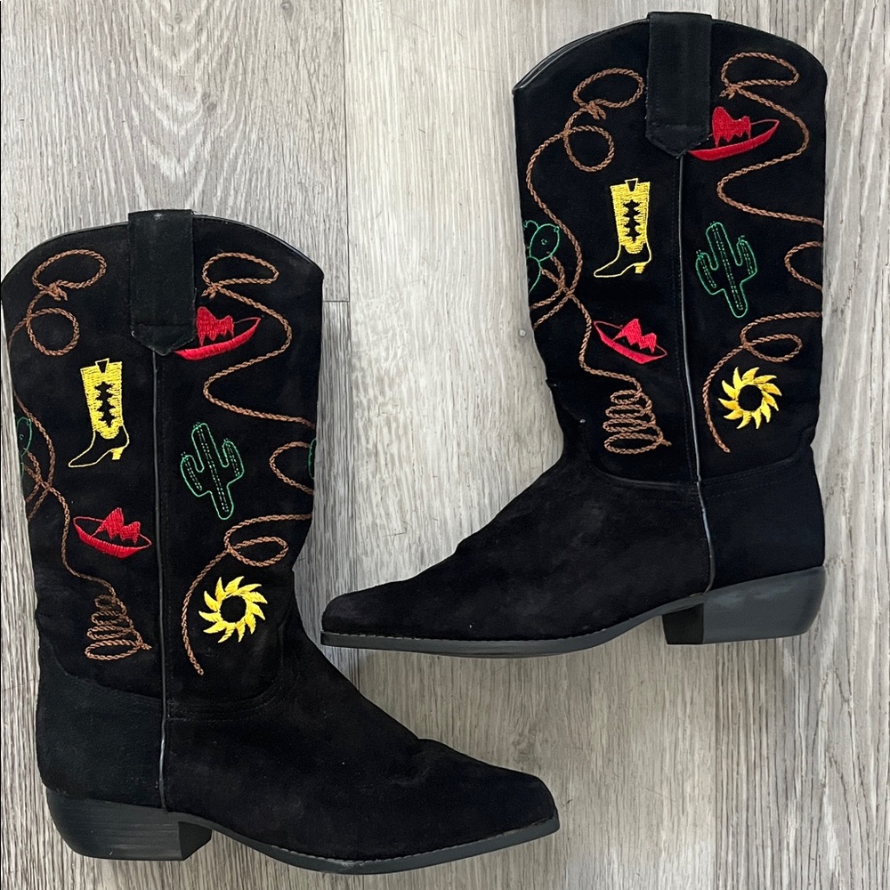 Vintage Chilis suede embroidered western boots 7.5 excellent condition